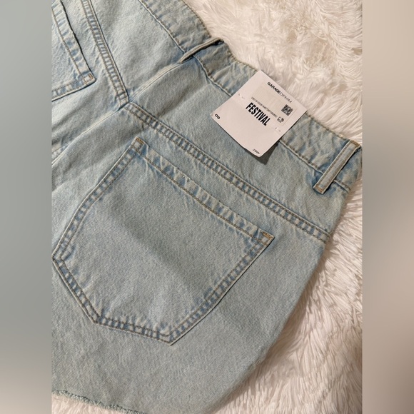 Garage Denim Women’s Festival Short Light Blue Denim Size 9 Distressed NWT - Picture 4 of 5